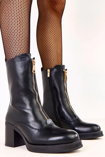 Juodi aulinukai ant kulno...