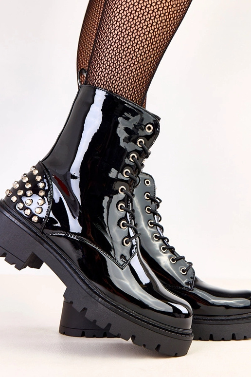 Juodi lakiruoti auliniai batai su...