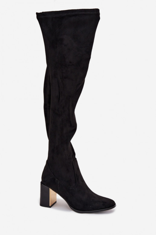 moteriški ilgaauliai batai virš kelių su kulniukais iš eko zomšosoĮe juodos spalvos Jelina