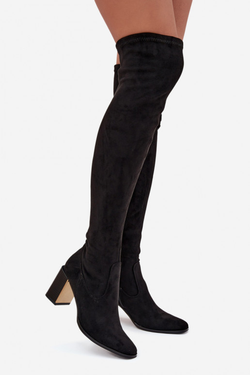 moteriški ilgaauliai batai virš kelių su kulniukais iš eko zomšosoĮe juodos spalvos Jelina