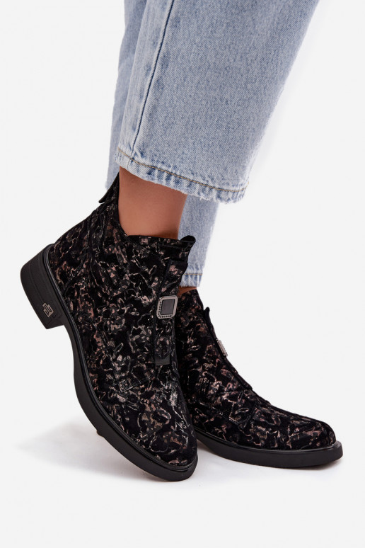 AulinukaisuĮjungtaturalnego iš zomšosu Ant žemo kulno D&A CR52-713 juodos ir rudos spalvos