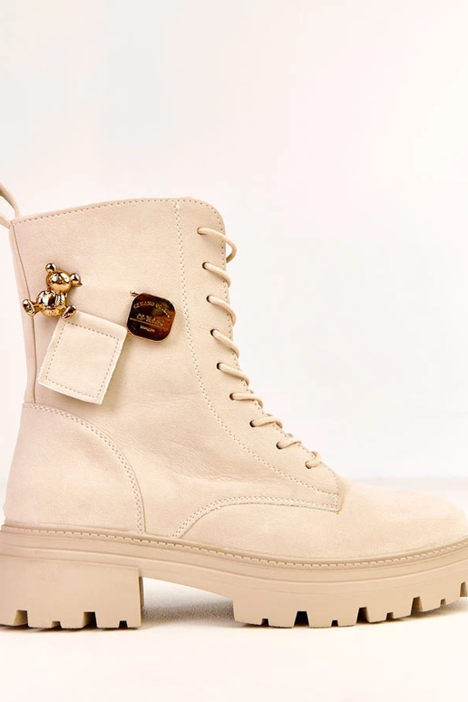 Smėlio spalvos moteriški trekeriai...