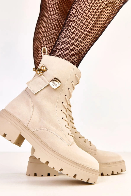 Smėlio spalvos moteriški trekeriai...