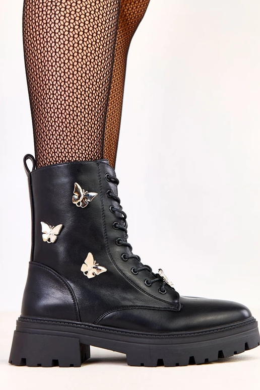 Juodi moteriški trekeriai puošti...