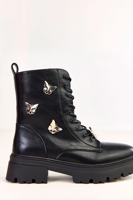 Juodi moteriški trekeriai puošti...