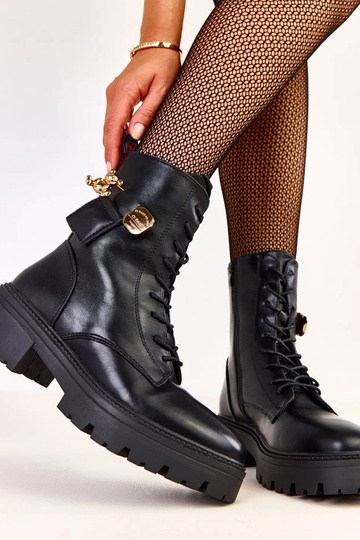 Juodi moteriški žygio batai... 2