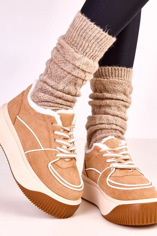 Rudi šilti sportiniai batai ant...