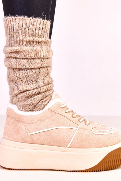 Smėlio spalvos šilti sportiniai batai...