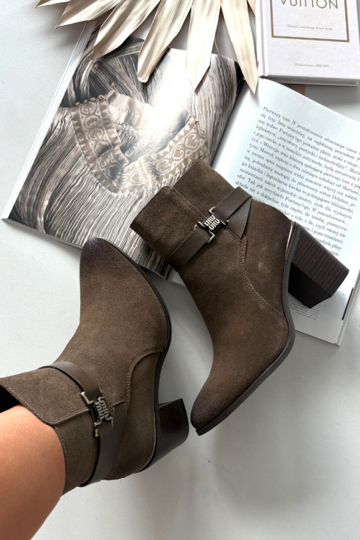 Chaki spalvos moteriški šilti zomšiniai aulinukai su kulniukais iš natūralios odos Sergio Leone BT25384-S