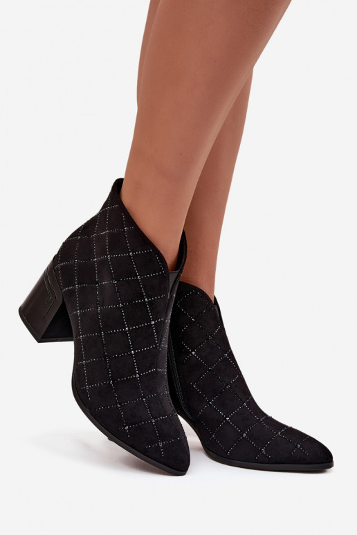 Moteriški aulinukai su dekoracija D&A MR52-133 juodos spalvos