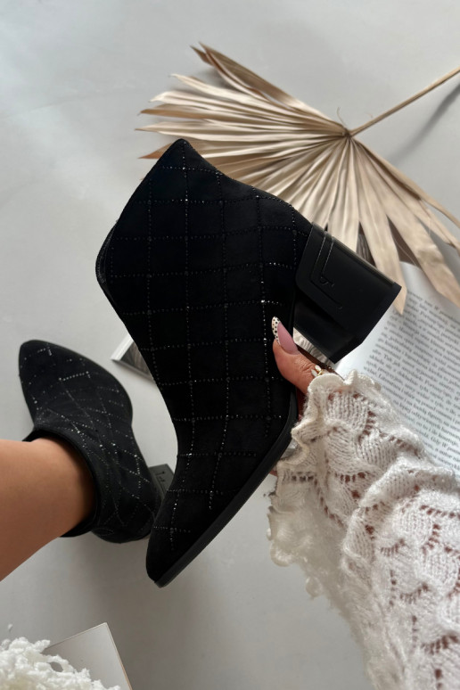 Moteriški aulinukai su dekoracija D&A MR52-133 juodos spalvos