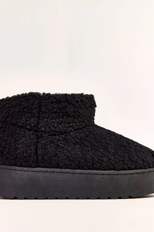 Juodi sniego batai su ėriuko kailio...