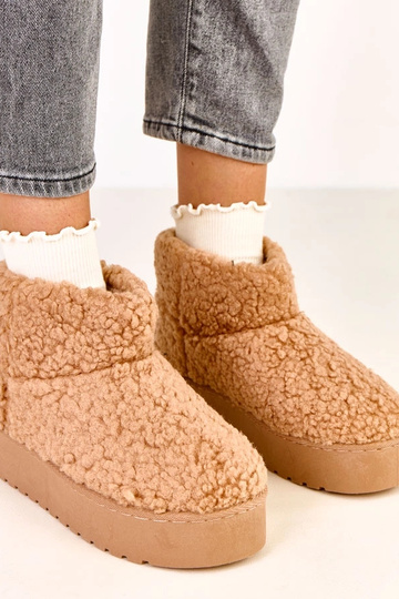 Šviesiai rudi sniego batai...