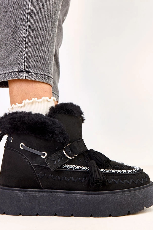 Juodi sniego batai platformoje su...