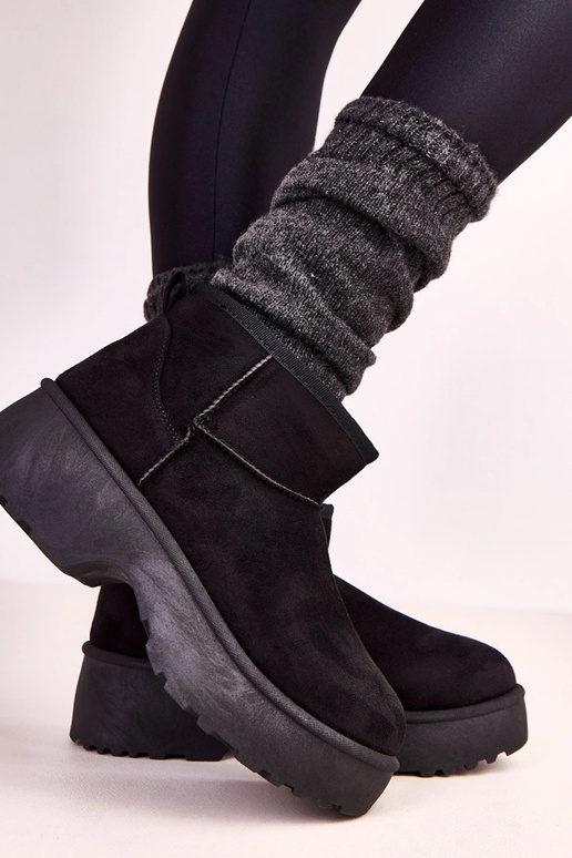 Juodi žemi snieguoti batai iš...