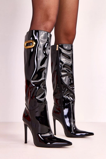 Juodi lakiniai ilgaauliai...