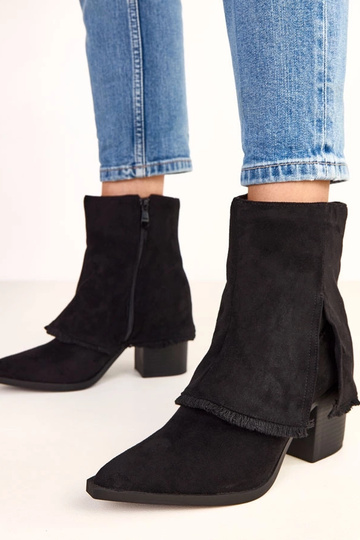 Juodi aulinukai ant kulno...