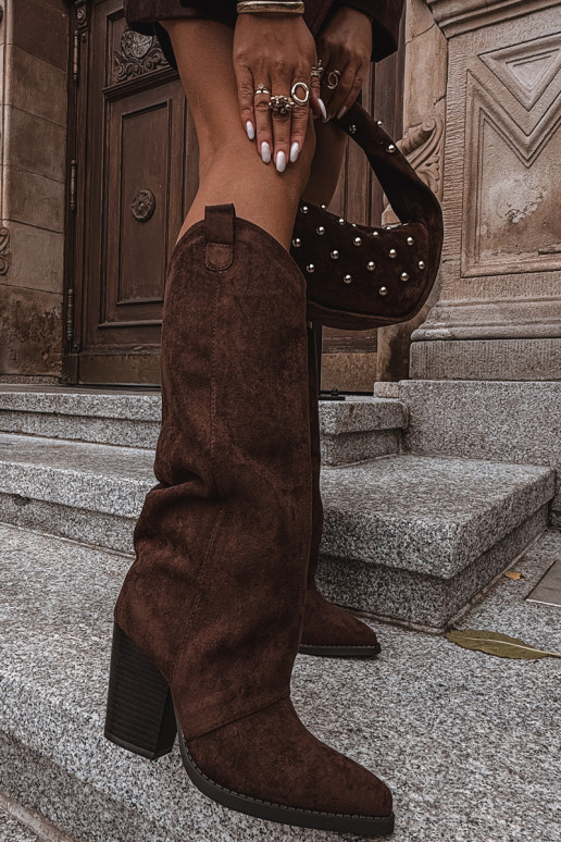 pašiltinti ilgaauliai batai kaubojiško stiliaus su kulniukaissuiš eko zomšosu CzekoladoĮe Tai turivine pašiltinti ilgaauliai batai kaubojiško stiliaus su kulniukaissuiš eko zomšosu CzekoladoĮe Tai turivine