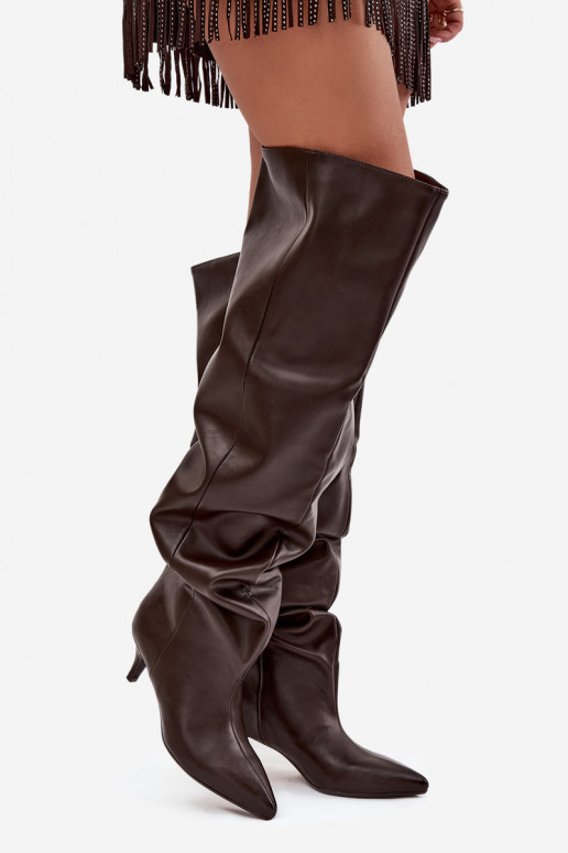 Įsispiriami moteriški ilgaauliai batai su plonais kulniukais šokolado spalvos Ysolienne