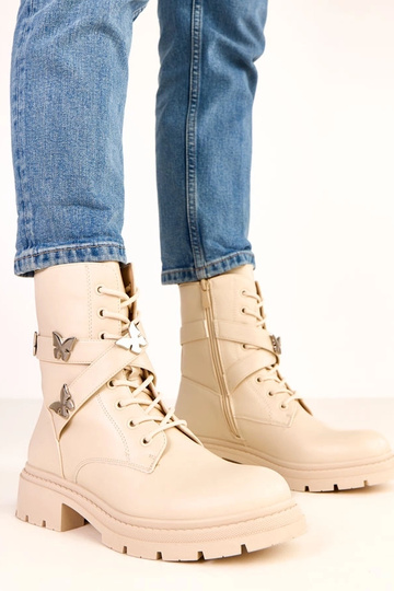 Smėliniai aulinukai puošti...