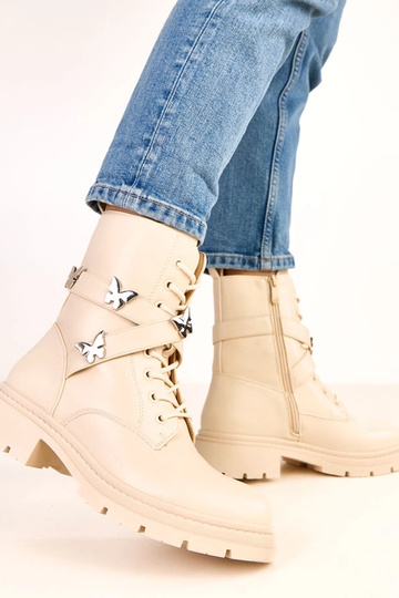 Smėliniai aulinukai puošti... 2