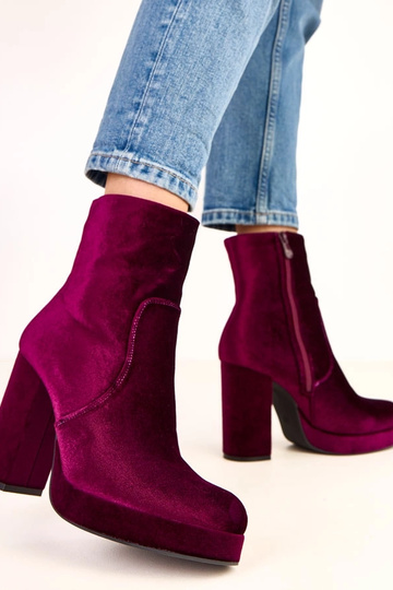 Violetiniai aulinukai ant... 2