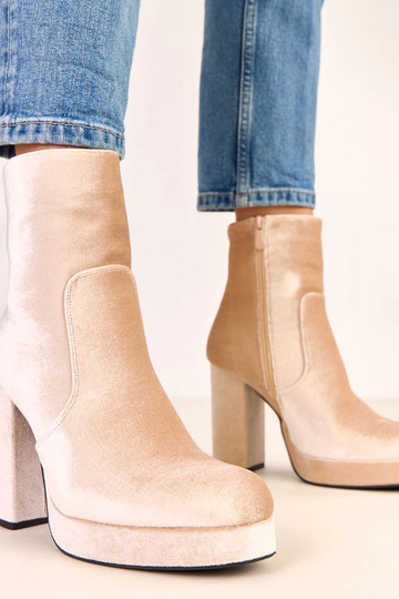 Smėliniai aulinukai ant...