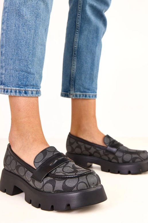 Juodi mokasinai geometriniu raštu Redira