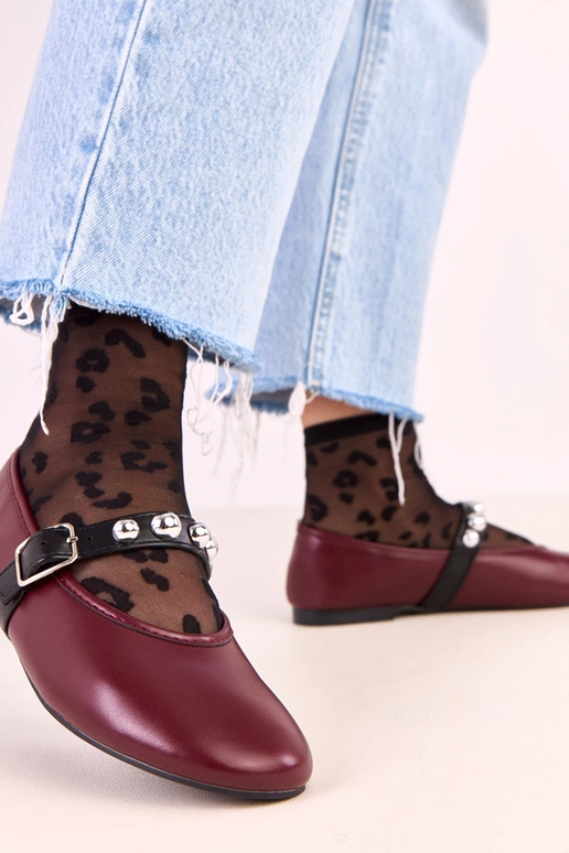 Tamsiai raudonos spalvos Faira... Tamsiai raudonos spalvos Faira...