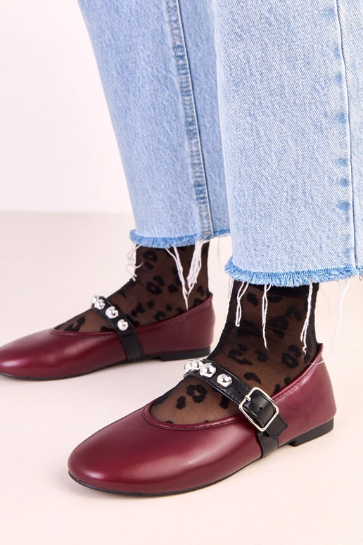 Tamsiai raudonos spalvos Faira... Tamsiai raudonos spalvos Faira...