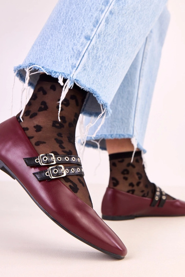 Tamsiai raudonos spalvos Alfira balerinės su kvadratiniu priekiu ir sagtimis 2