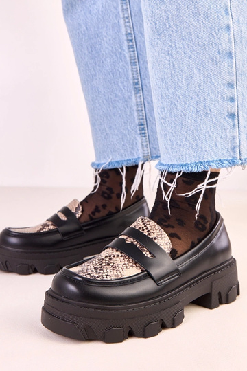 Juodos spalvos Loles...