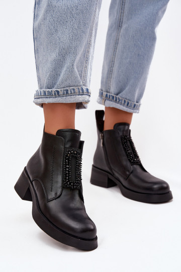 Oda Moteriški aulinukai Klocke su ornamentais D&A JC52-869 juodos spalvos