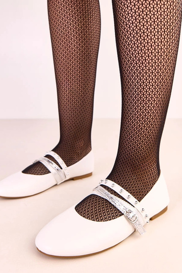 Baltos balerinos su...