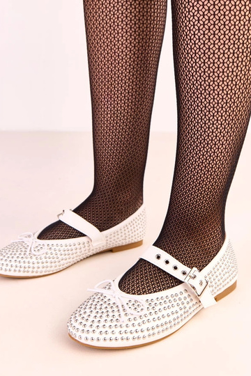 Baltos balerinos puoštos...