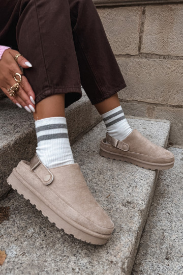 Moteriškos šiltos šlepetės su kailiuku viduje ir platforma smėlio spalvos Azida