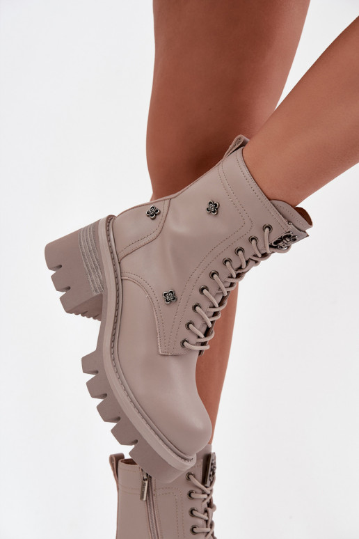 Oda Darbiniai kulkšnies batai Moteriškas KlockesuPrzypinkami Artiker 57C0181 smėlio spalvos