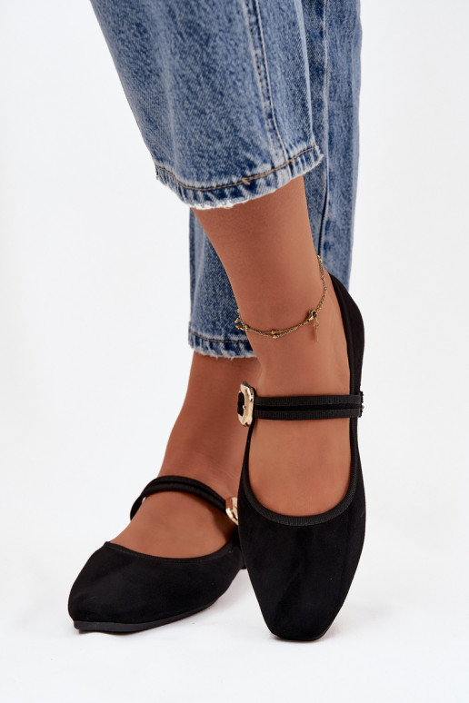 Balerinos su dirželiais I Złotą su sagtimis iš eko zomšosoĮe juodos spalvos Adelora