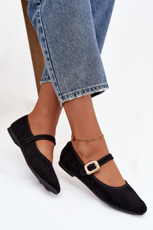 Balerinos su dirželiais I Złotą su sagtimis iš eko zomšosoĮe juodos spalvos Adelora