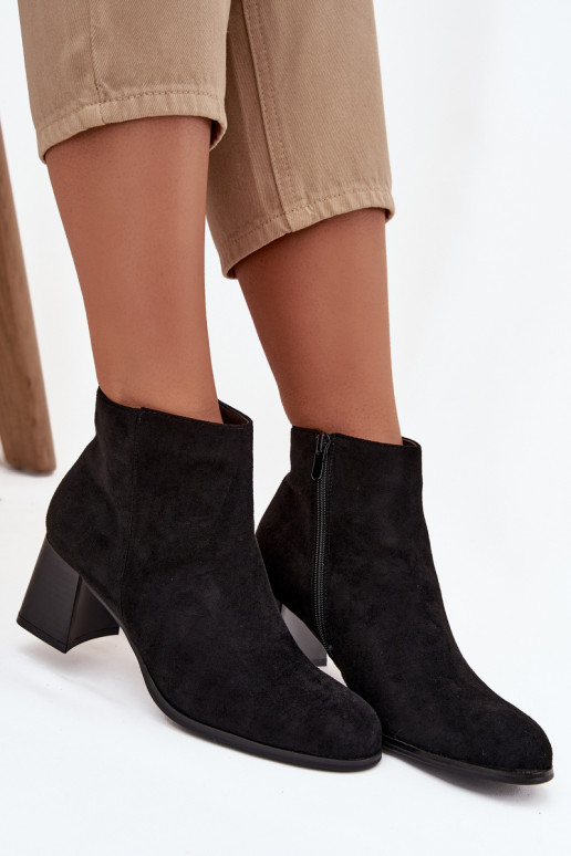 Moteriški aulinukai iš eko zomšosoĮe juodos spalvos Tai turirilou