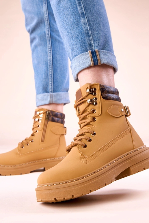 Rudos šiltos traperės iš matinės...