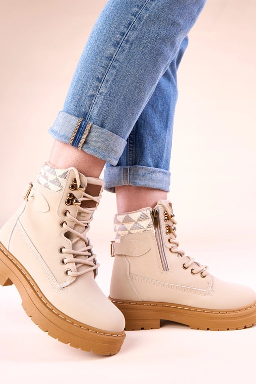 Smėlinės šiltos traperės iš matinės...