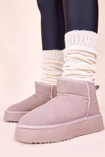 Pilki sniego batai iš...