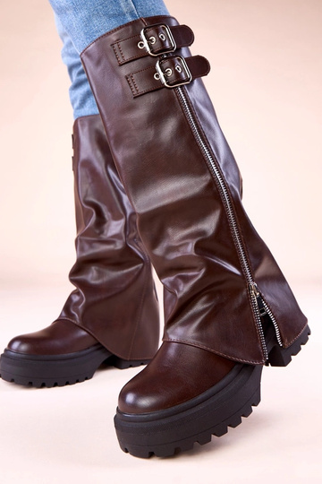 Šokoladiniai ilgaauliai batai su atvyniotais aulais ir sagtimis Ridica 2