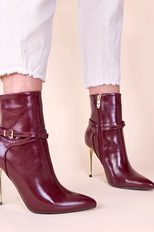 Vyšninės aulinukės ant auksinės...