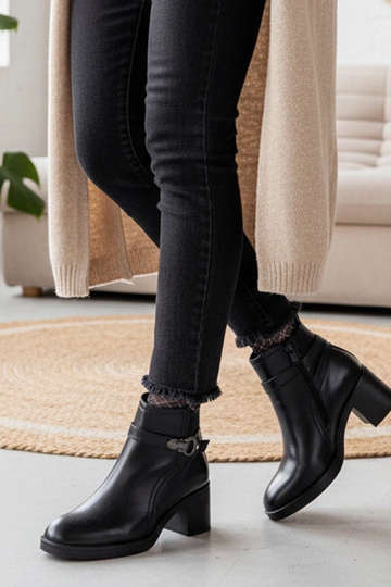 Juodos aulinukės ant... 2