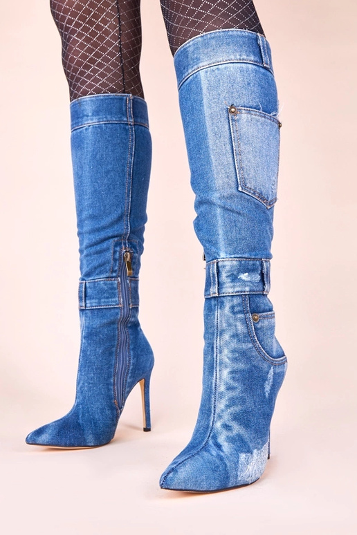 Džinsiniai ilgaauliai batai ant...