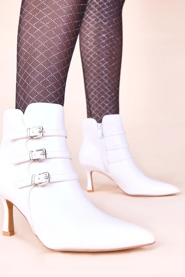 Balti aukštakulniai... 2