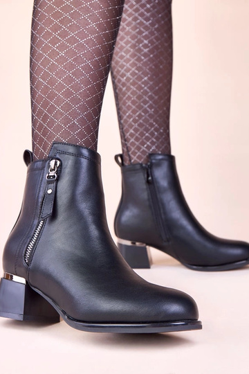 Juodi masyvūs aulinukai su... 2