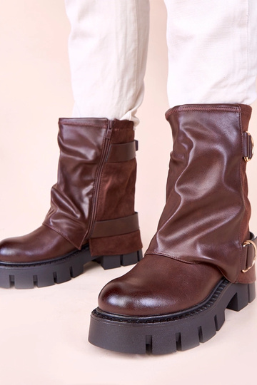 Rudi aulinukai su platforma ir atlenkta aule Cenda